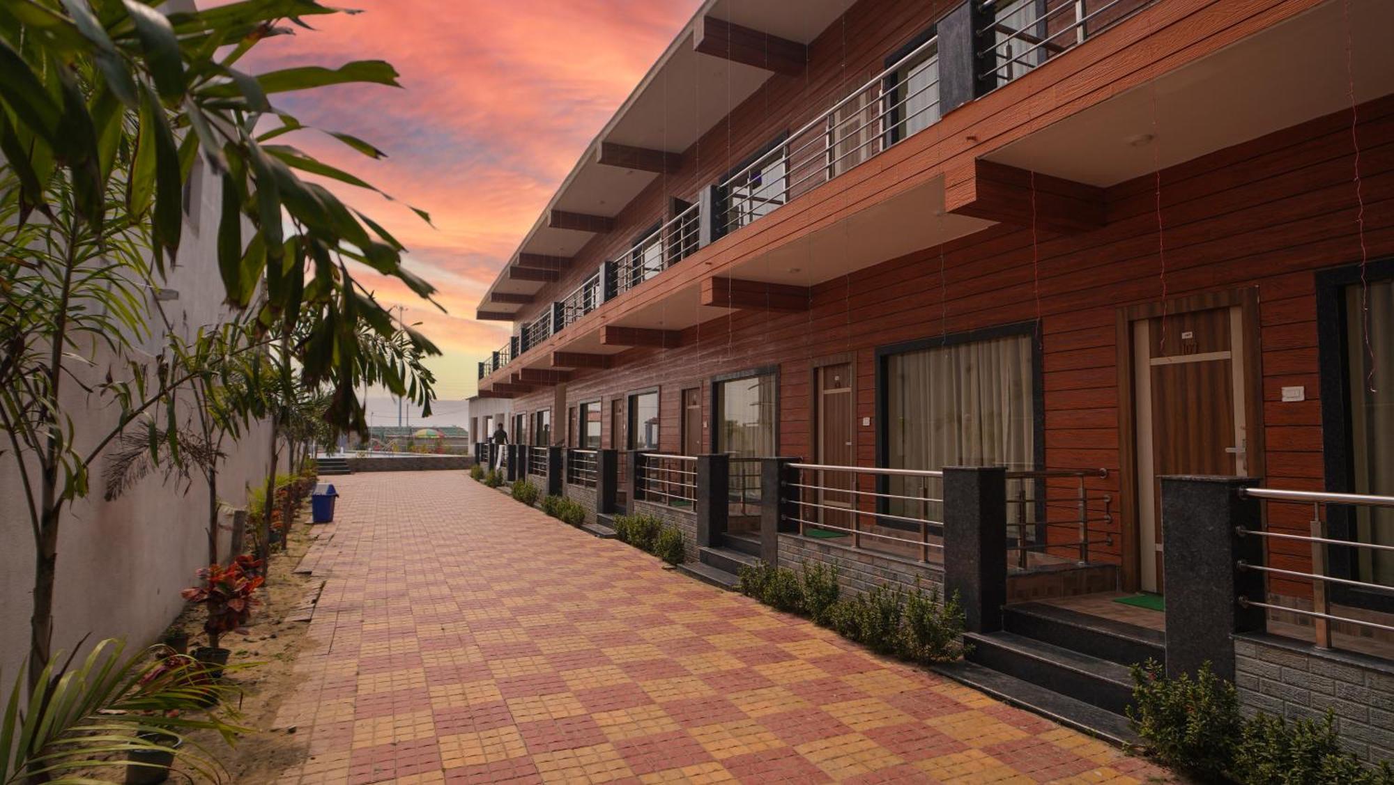Sea Queen Beach Resort On Beach !! Couple Friendly Family Resort !! Mandarmani Exterior foto